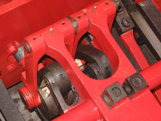 valve gear with old and new die blocks